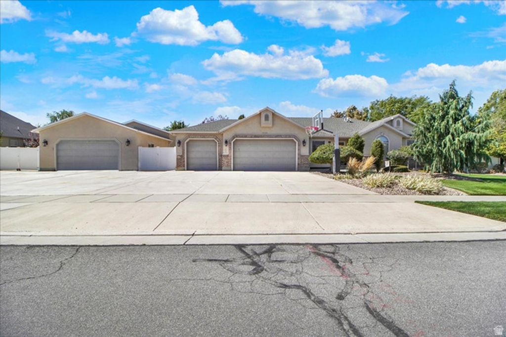 12548 S HARVEST SPRING LN, Riverton, UT 84096 — exterior