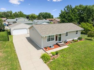 1223 Ingersoll Road, Waterloo, IA 50701