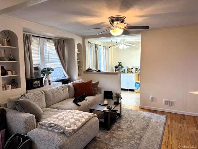 42 Hamilton Road Left, North Merrick, NY 11566