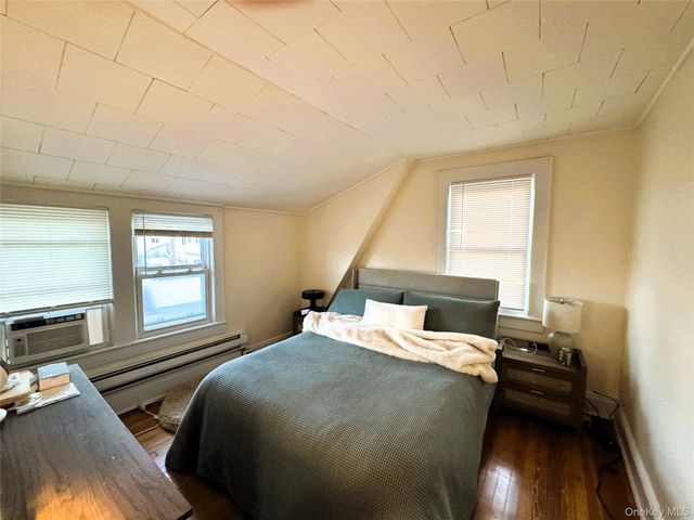 42 Hamilton Road Left, North Merrick, NY 11566