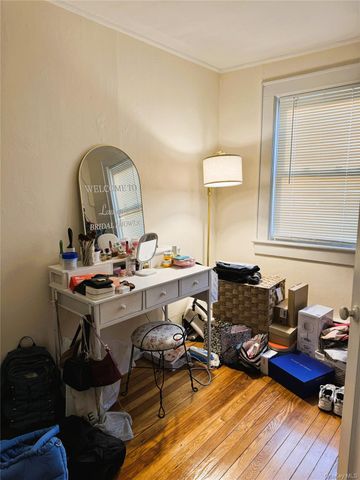 42 Hamilton Road Left, North Merrick, NY 11566