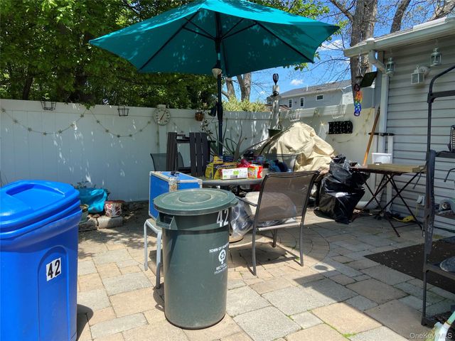 42 Hamilton Road Left, North Merrick, NY 11566