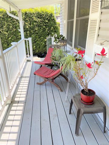 42 Hamilton Road Left, North Merrick, NY 11566