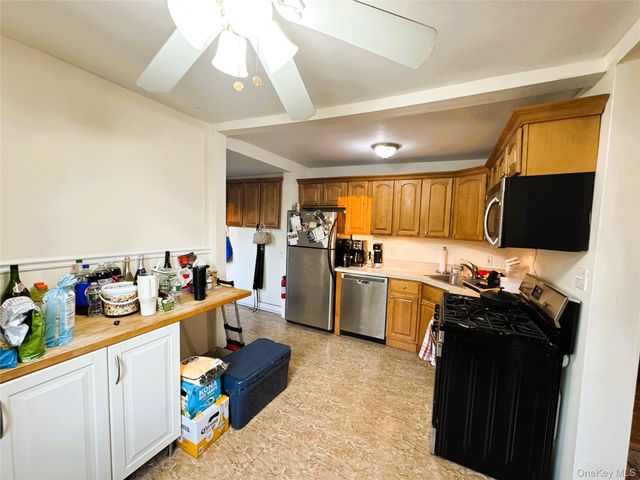 42 Hamilton Road Left, North Merrick, NY 11566