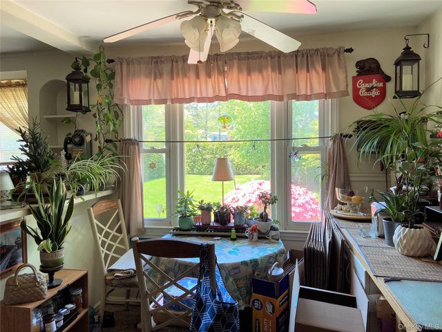 42 Hamilton Road Left, North Merrick, NY 11566