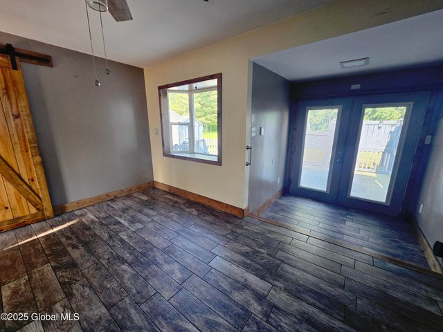 1335 Midline Road, Amsterdam, NY 12010