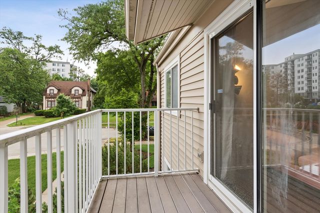 43 Orchard Terrace 3, Lombard, IL 60148