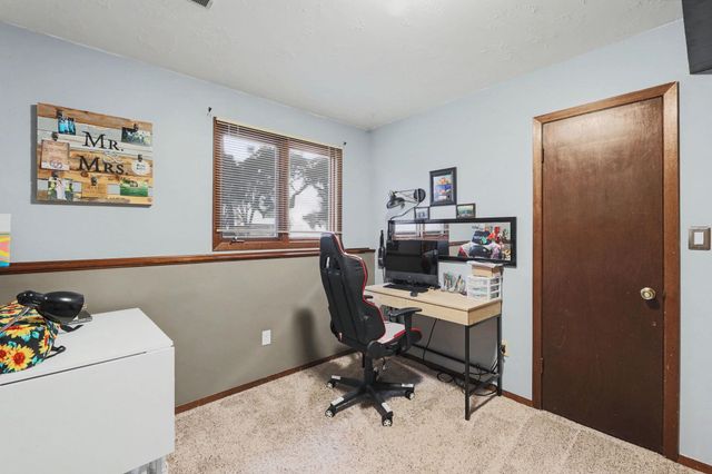 1518 E Carolyn St, Derby, KS 67037