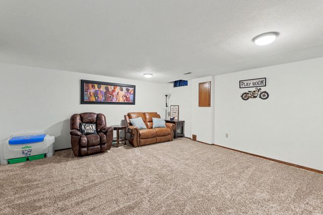 1518 E Carolyn St, Derby, KS 67037