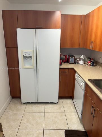 7501 E Treasure Drive 8A, North Bay Village, FL 33141