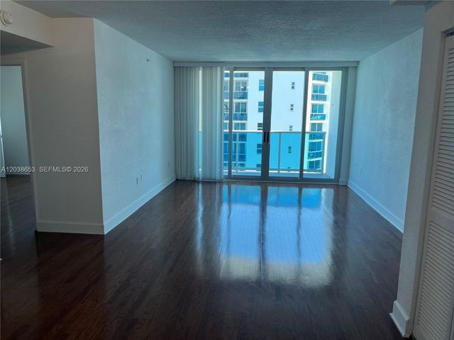 7501 E Treasure Drive 8A, North Bay Village, FL 33141