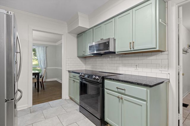 902 Dunsinane Road, Signal Mountain, TN 37377