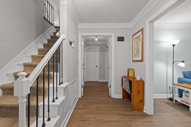 902 Dunsinane Road, Signal Mountain, TN 37377