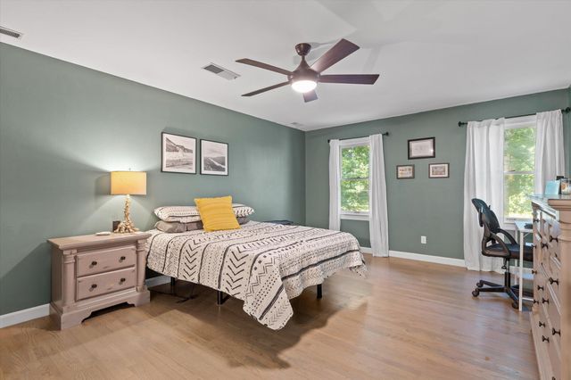 902 Dunsinane Road, Signal Mountain, TN 37377