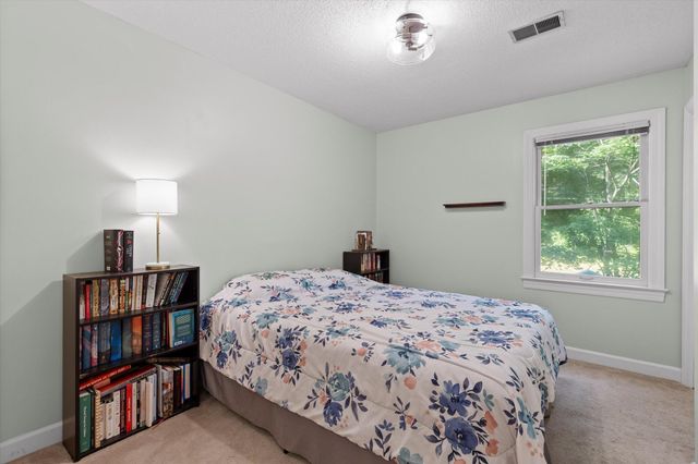 902 Dunsinane Road, Signal Mountain, TN 37377