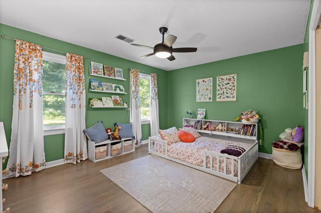 902 Dunsinane Road, Signal Mountain, TN 37377