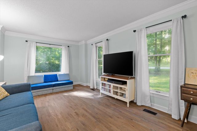 902 Dunsinane Road, Signal Mountain, TN 37377