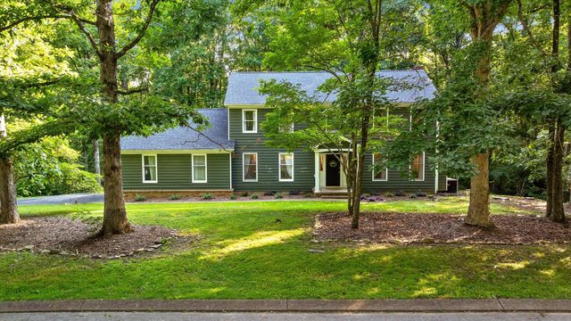 902 Dunsinane Road, Signal Mountain, TN 37377