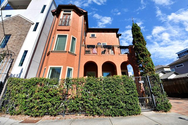 1141 W 23rd St A, Houston, TX 77008