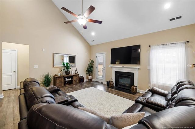 461 Gadson Drive, Hope Mills, NC 28348