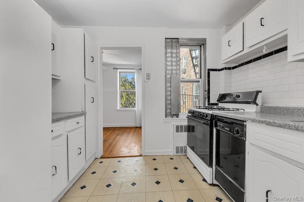105-25 67th Road 4A, Forest Hills, NY 11375 — photo 3