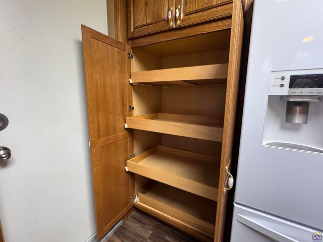 1041 Sunnyslope St, Emporia, KS 66801