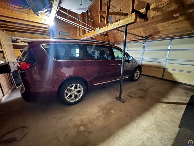 1041 Sunnyslope St, Emporia, KS 66801