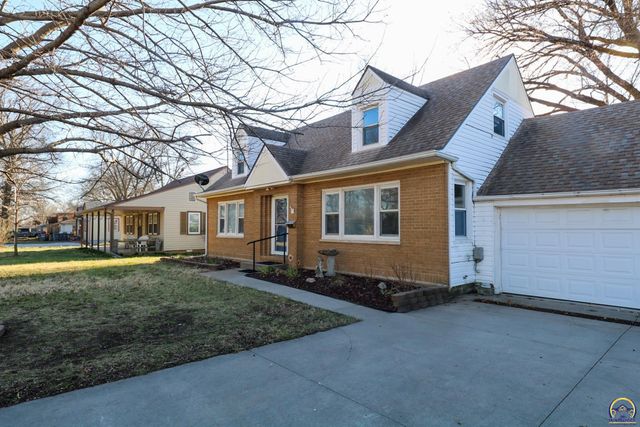 1041 Sunnyslope St, Emporia, KS 66801