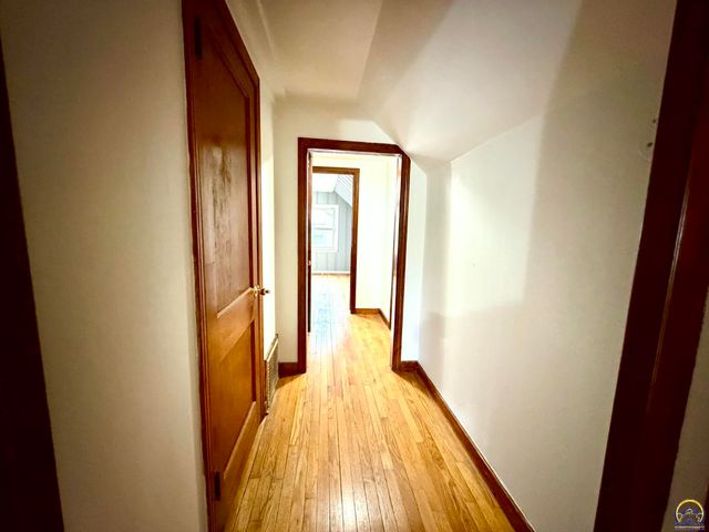 1041 Sunnyslope St, Emporia, KS 66801