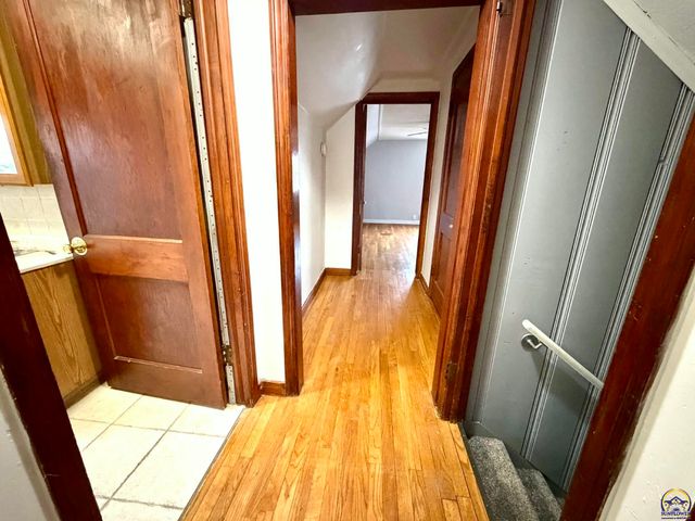 1041 Sunnyslope St, Emporia, KS 66801