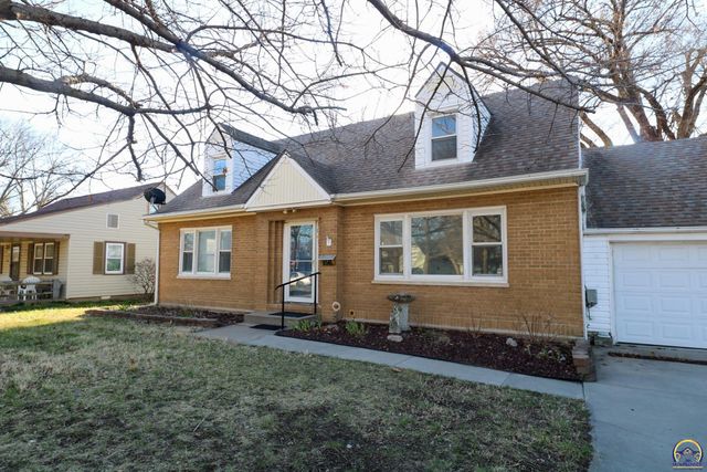 1041 Sunnyslope St, Emporia, KS 66801