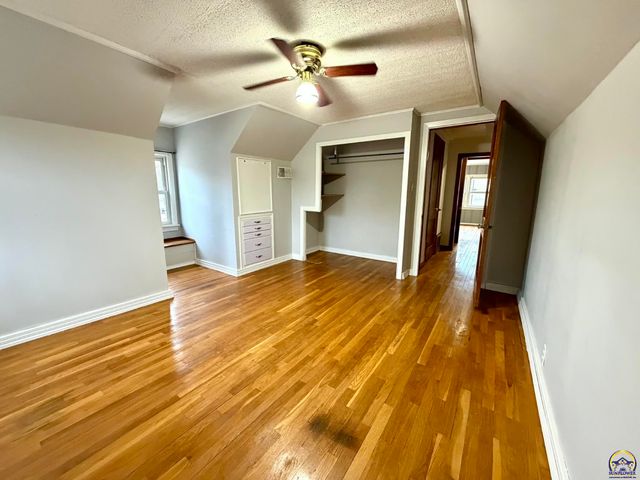 1041 Sunnyslope St, Emporia, KS 66801