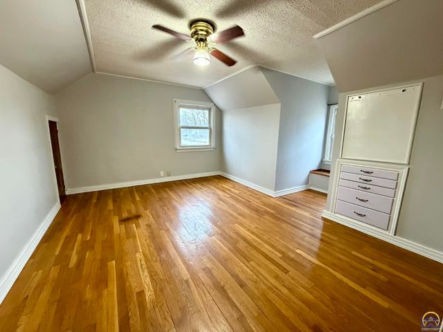 1041 Sunnyslope St, Emporia, KS 66801