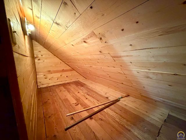 1041 Sunnyslope St, Emporia, KS 66801