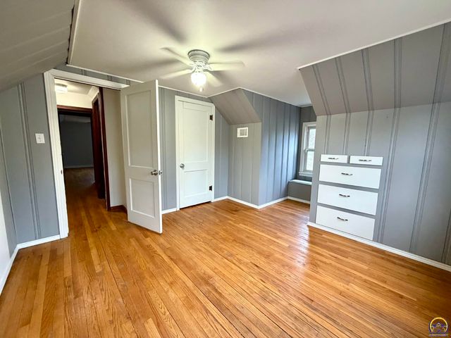 1041 Sunnyslope St, Emporia, KS 66801