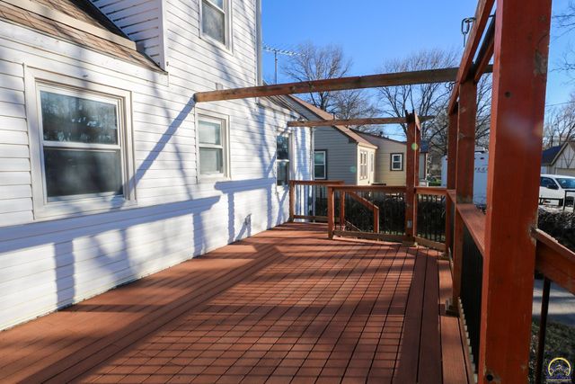 1041 Sunnyslope St, Emporia, KS 66801