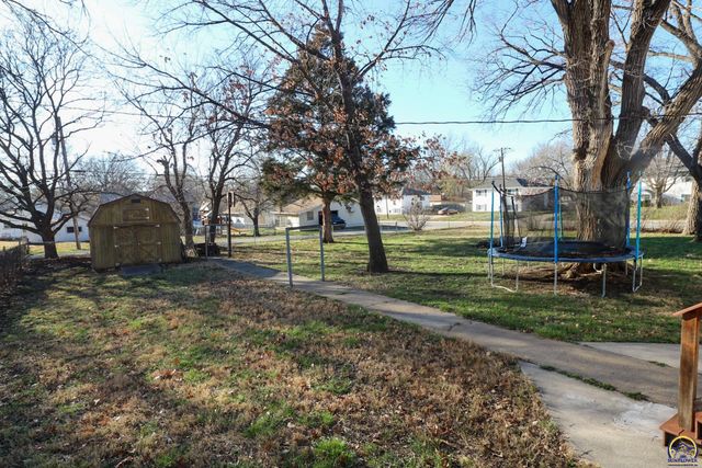 1041 Sunnyslope St, Emporia, KS 66801