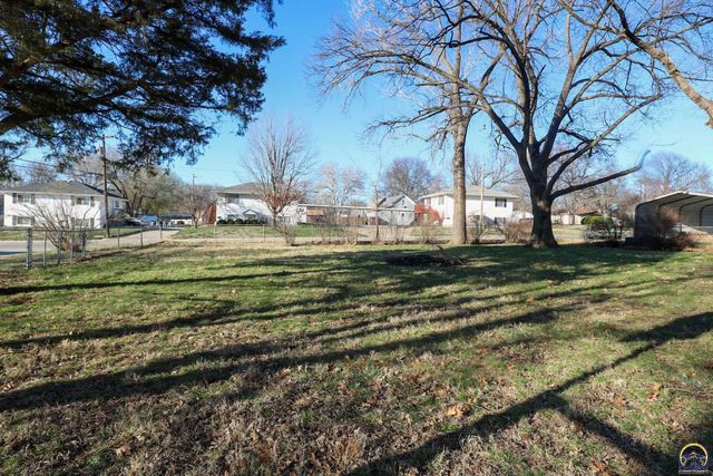 1041 Sunnyslope St, Emporia, KS 66801
