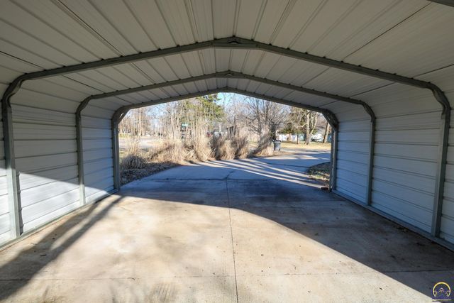 1041 Sunnyslope St, Emporia, KS 66801