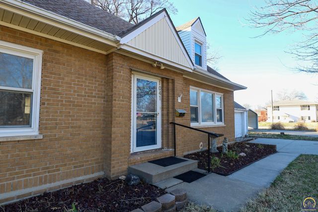 1041 Sunnyslope St, Emporia, KS 66801