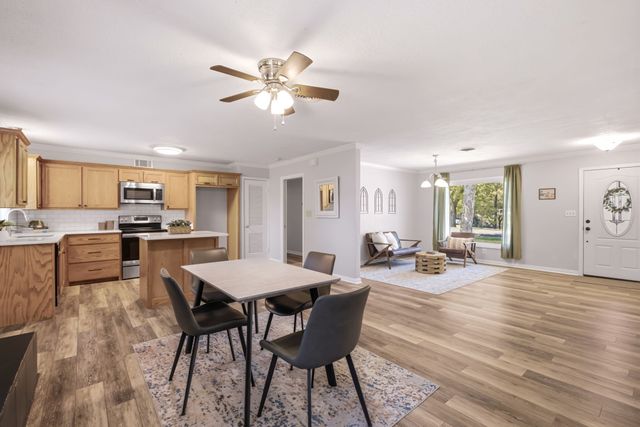 421 S 1st Street, Krum, TX 76249