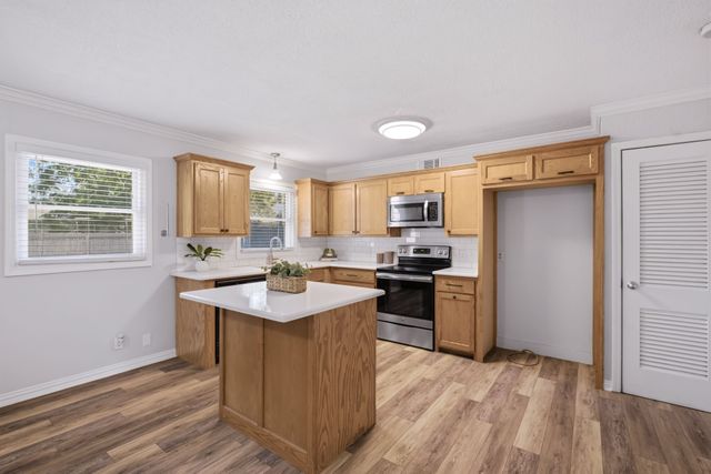 421 S 1st Street, Krum, TX 76249