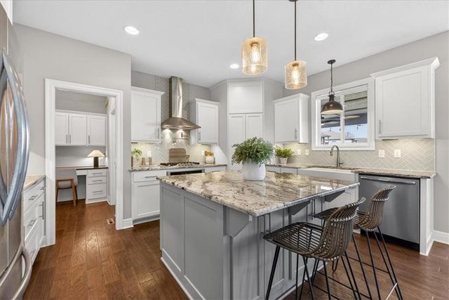 914 Rannoch Lane, Raymore, MO 64083