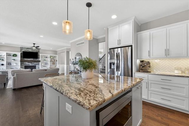 914 Rannoch Lane, Raymore, MO 64083