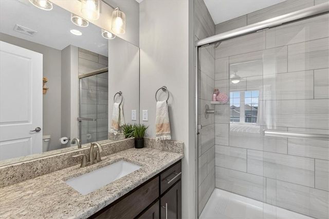 914 Rannoch Lane, Raymore, MO 64083