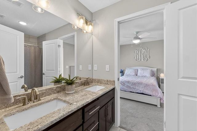 914 Rannoch Lane, Raymore, MO 64083