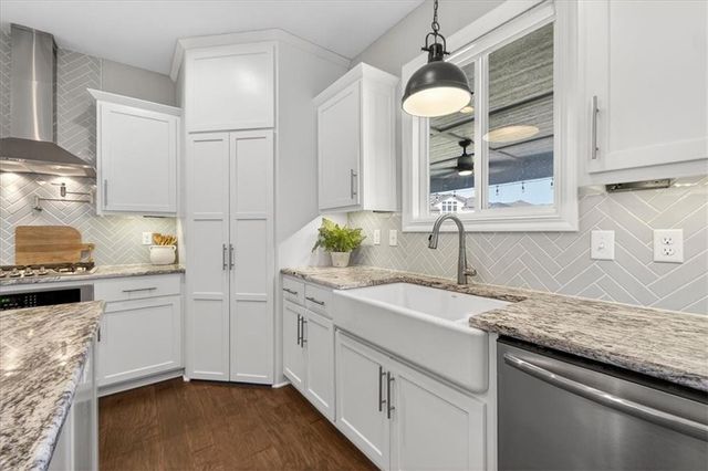 914 Rannoch Lane, Raymore, MO 64083