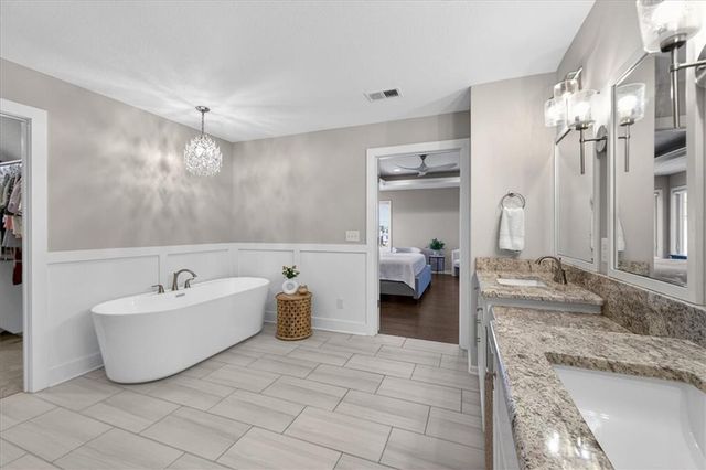 914 Rannoch Lane, Raymore, MO 64083