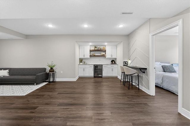 914 Rannoch Lane, Raymore, MO 64083