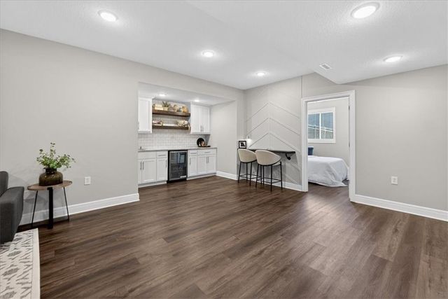 914 Rannoch Lane, Raymore, MO 64083